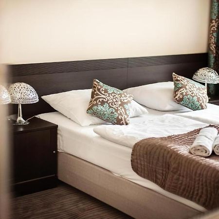 Hotel Willa Adriana Плоцк Екстериор снимка
