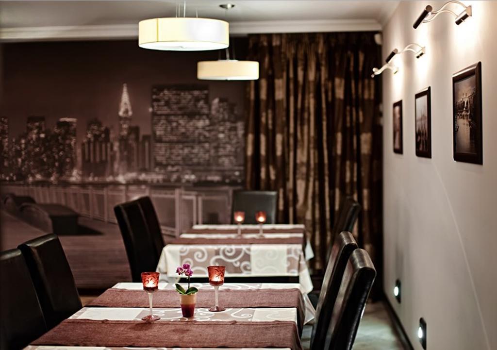 Hotel Willa Adriana Плоцк Екстериор снимка