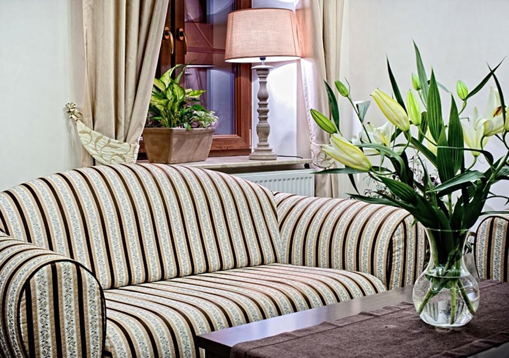 Hotel Willa Adriana Плоцк Екстериор снимка