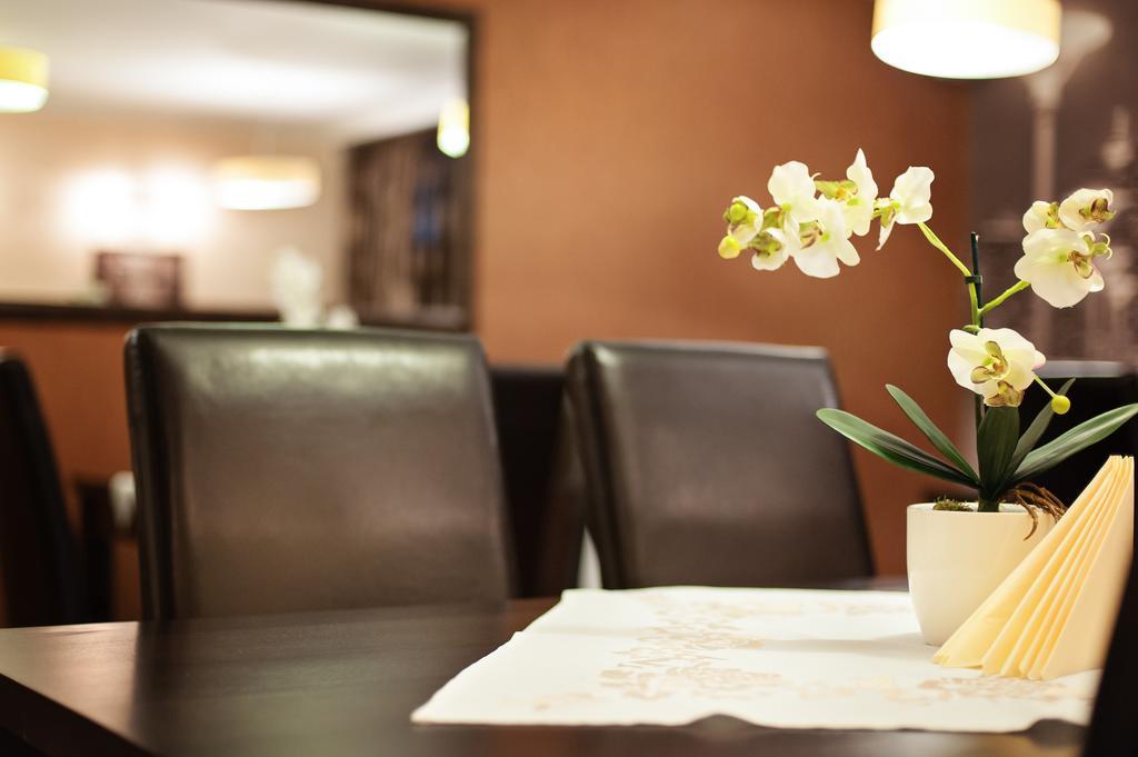 Hotel Willa Adriana Плоцк Екстериор снимка