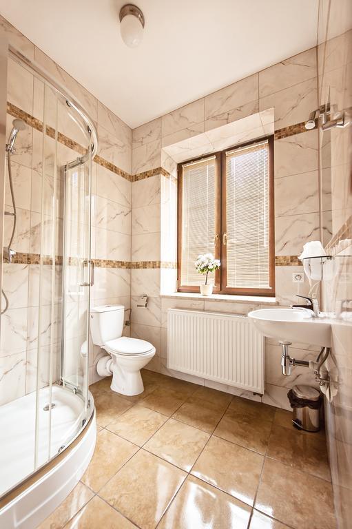 Hotel Willa Adriana Плоцк Екстериор снимка