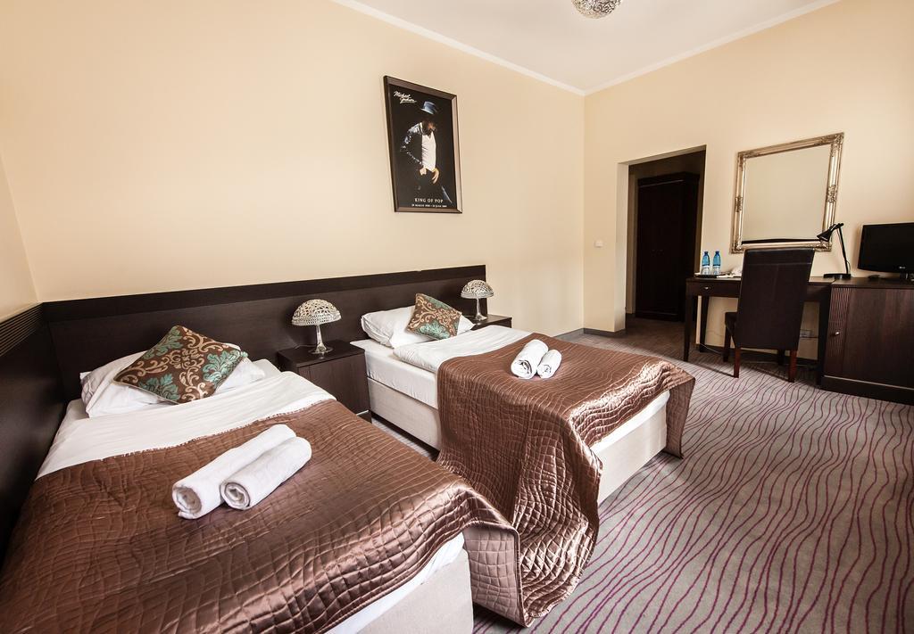 Hotel Willa Adriana Плоцк Екстериор снимка